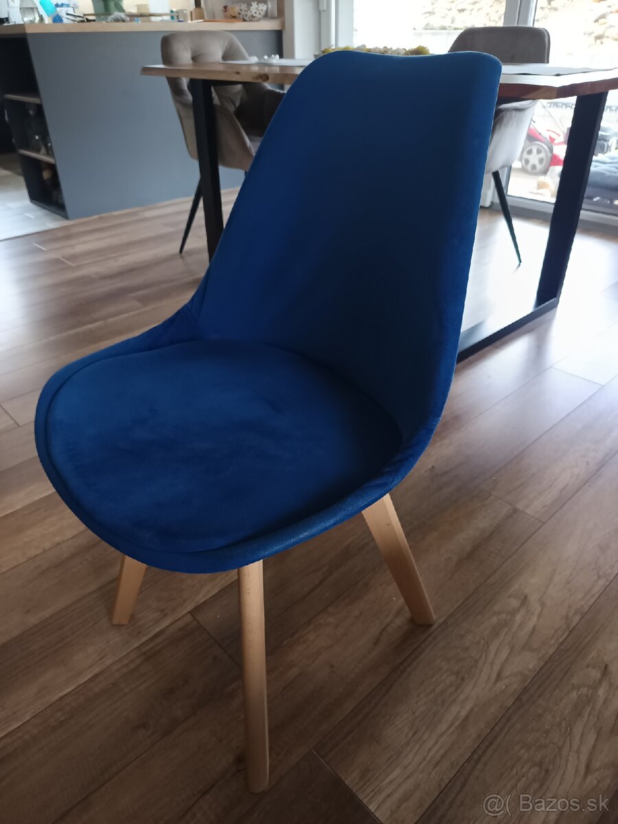 Jedálenské stoličky