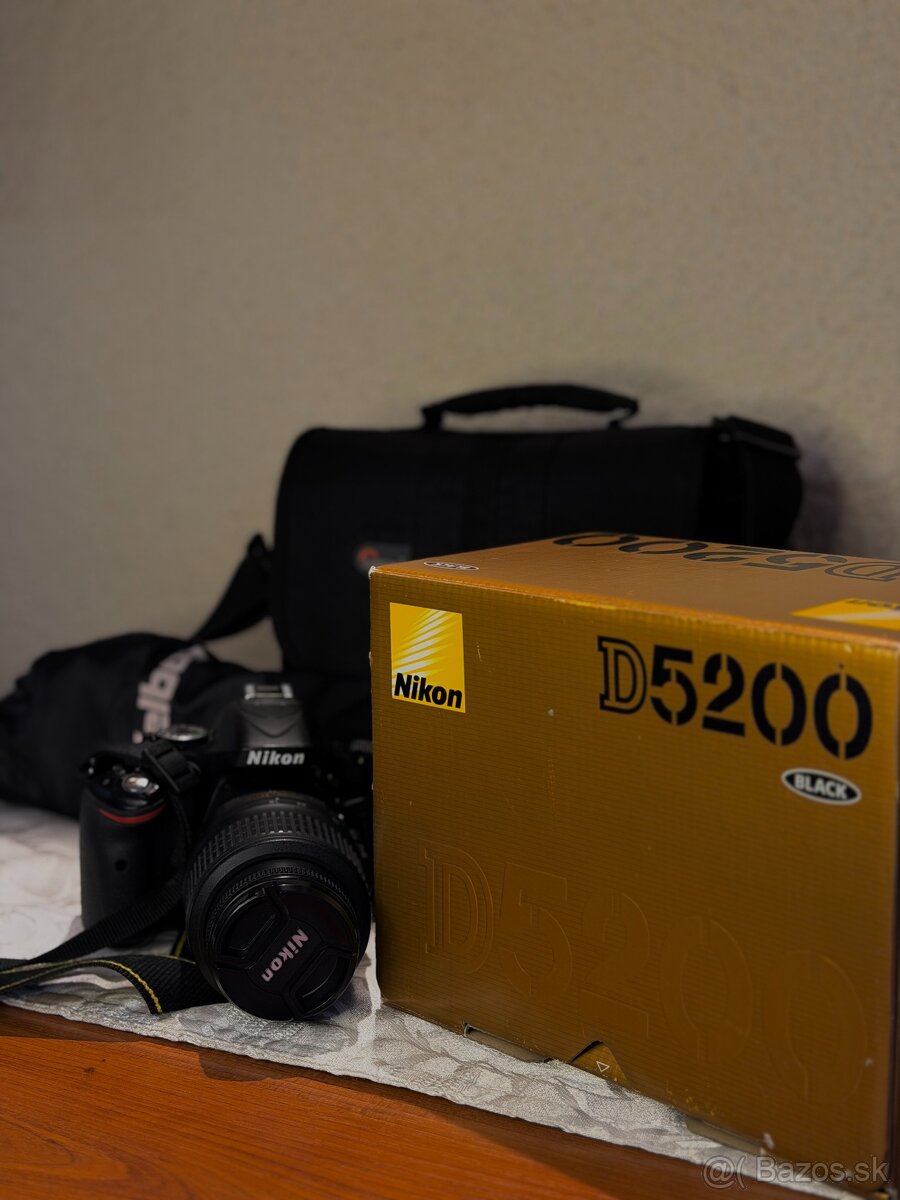 Nikon D5200 DSLR + objektív 18-55mm + príslušenstvo