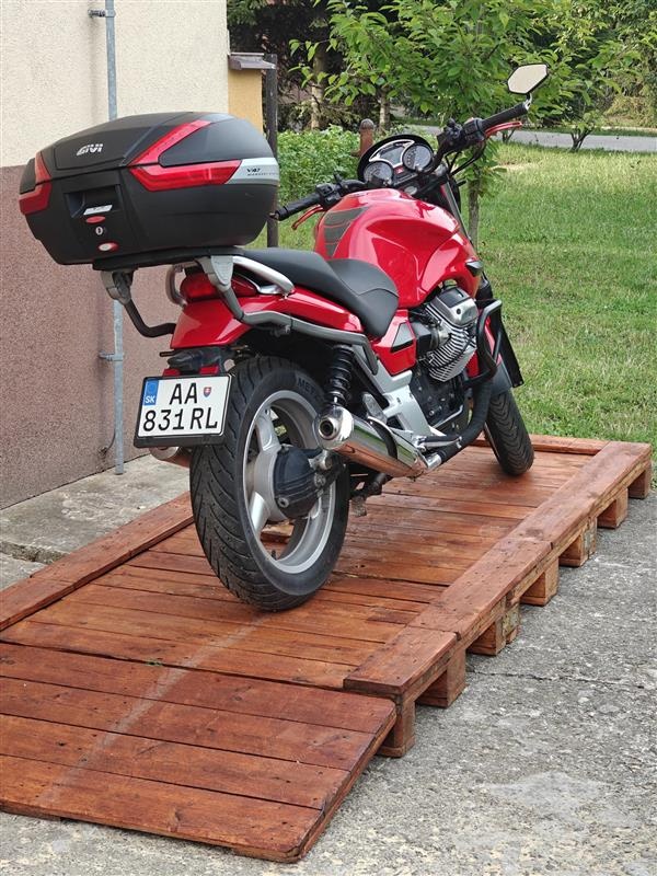 Moto Guzzi Breva 750