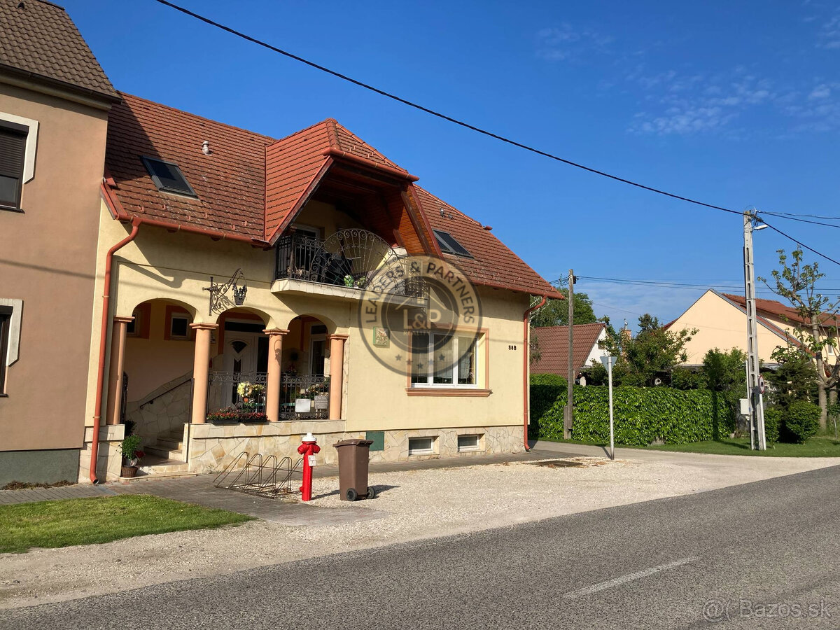 PREDAJ rodinný dom s kvetinárstvom Rajka