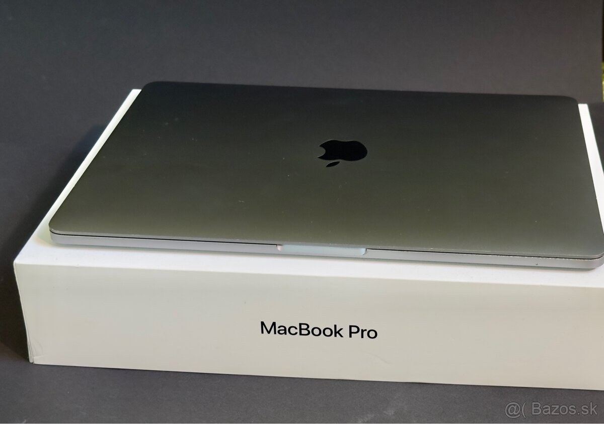 13-palcový Apple MacBook Pro 2017