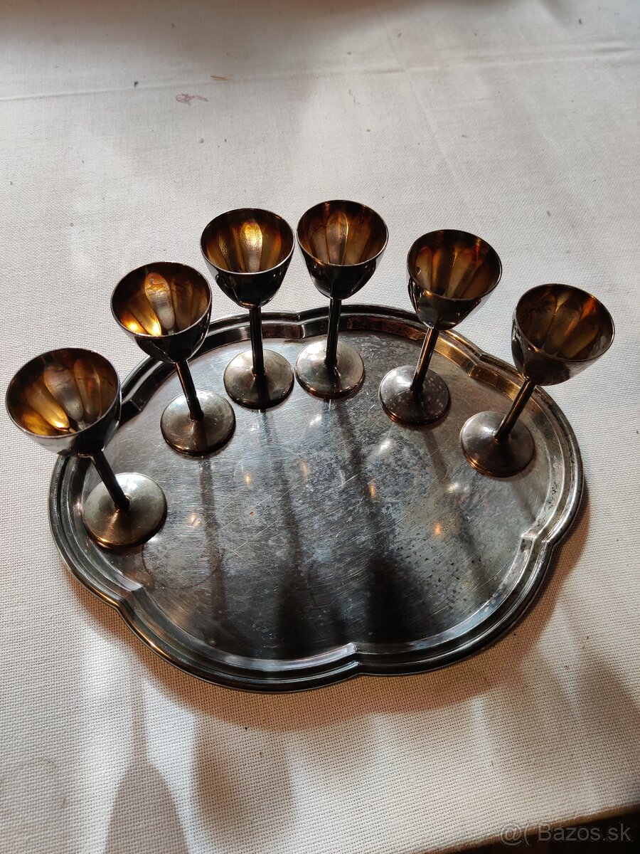 3 staré sady pohárov