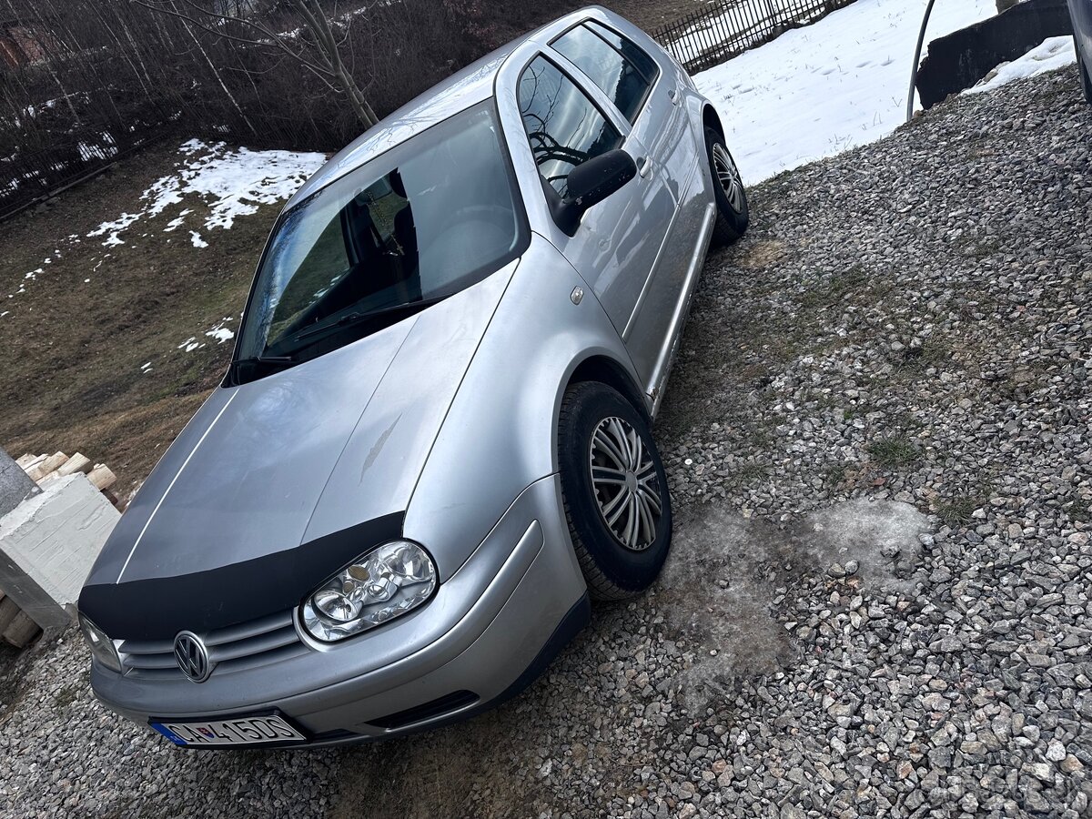 Golf 4 1.6 benzín