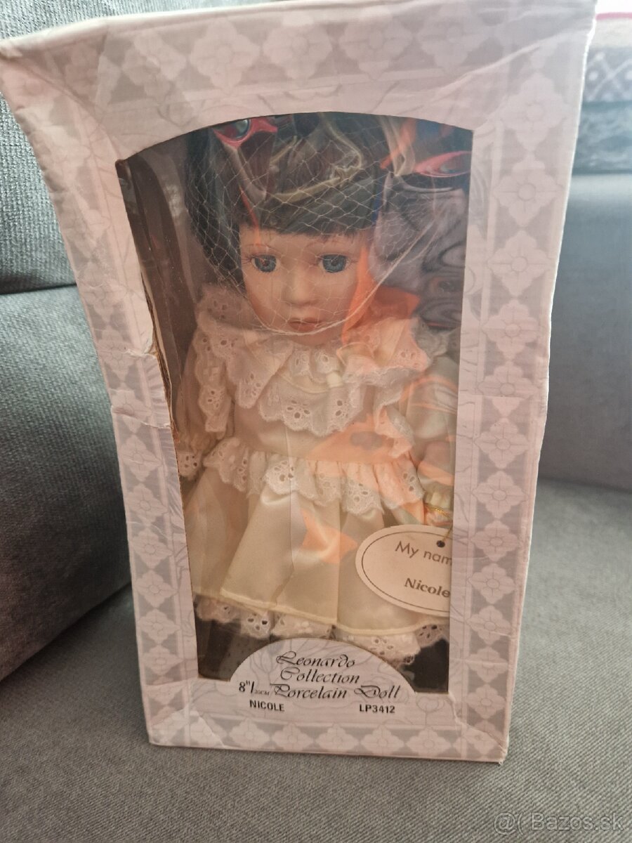 porcelánová bábika