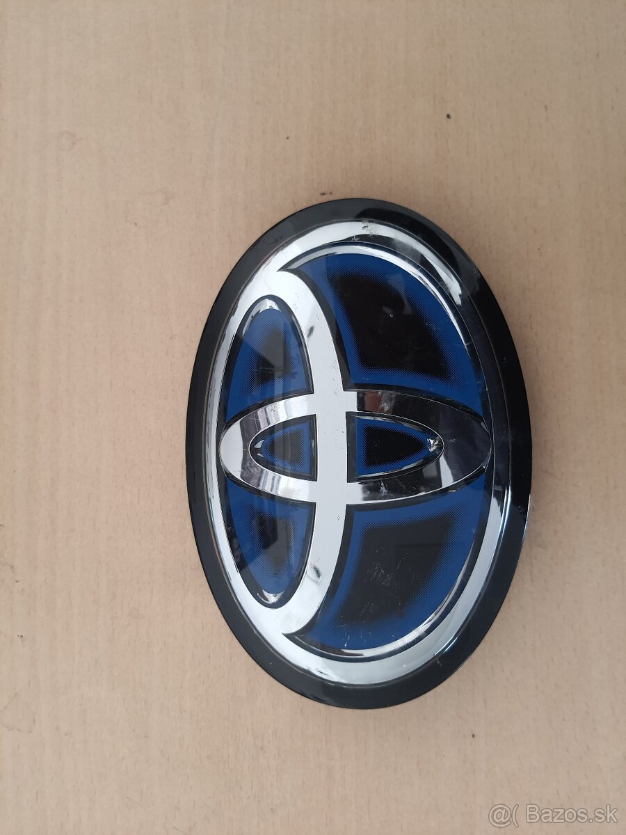 Toyota RAV4 predny znak
