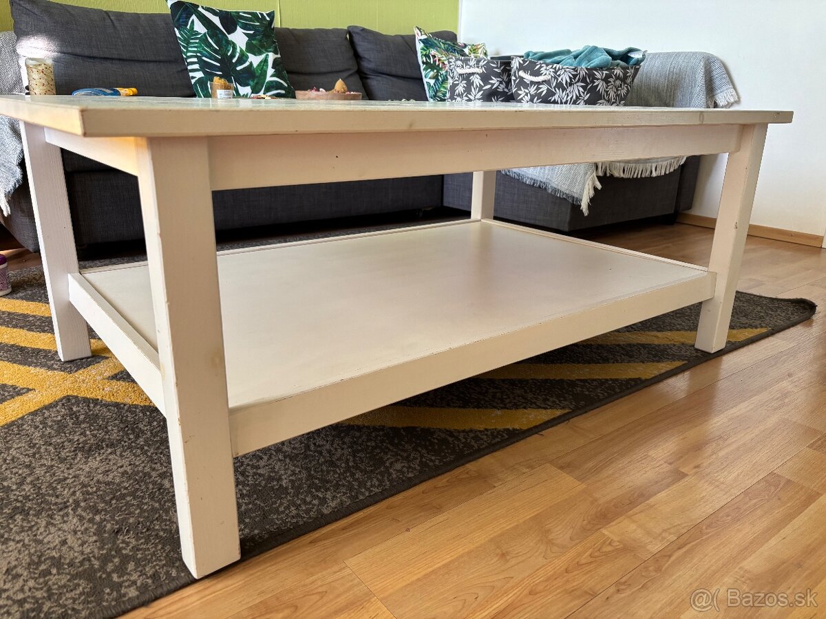 Hemnes Ikea konferecny stolik