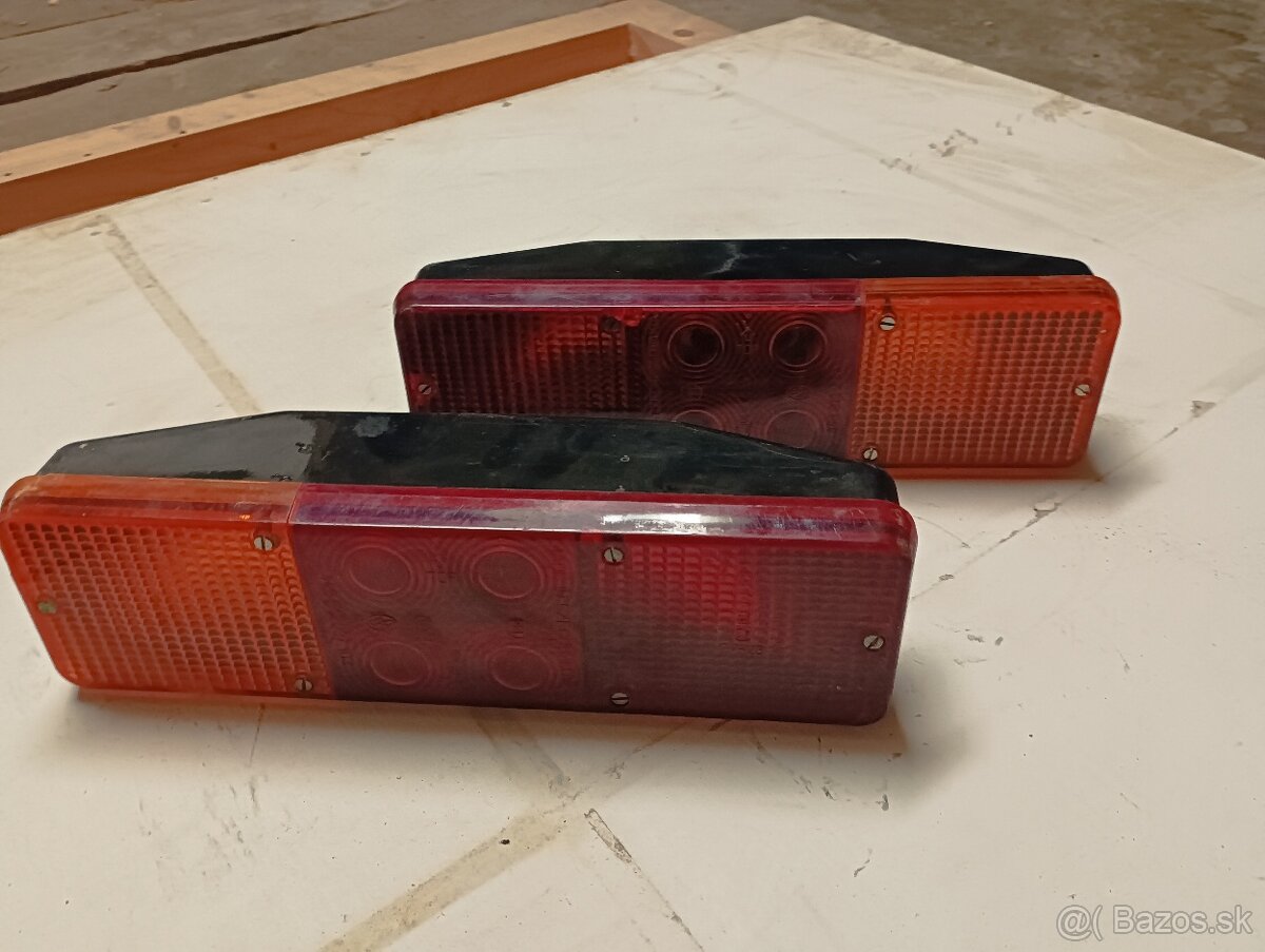 Zadné svetlá LADA1200