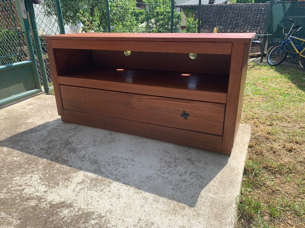 Predám TV stolík