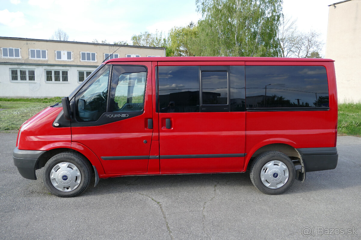 Predám Ford Tranzit Tourneo 2.2 Tdci- 8 miestné-121 600km