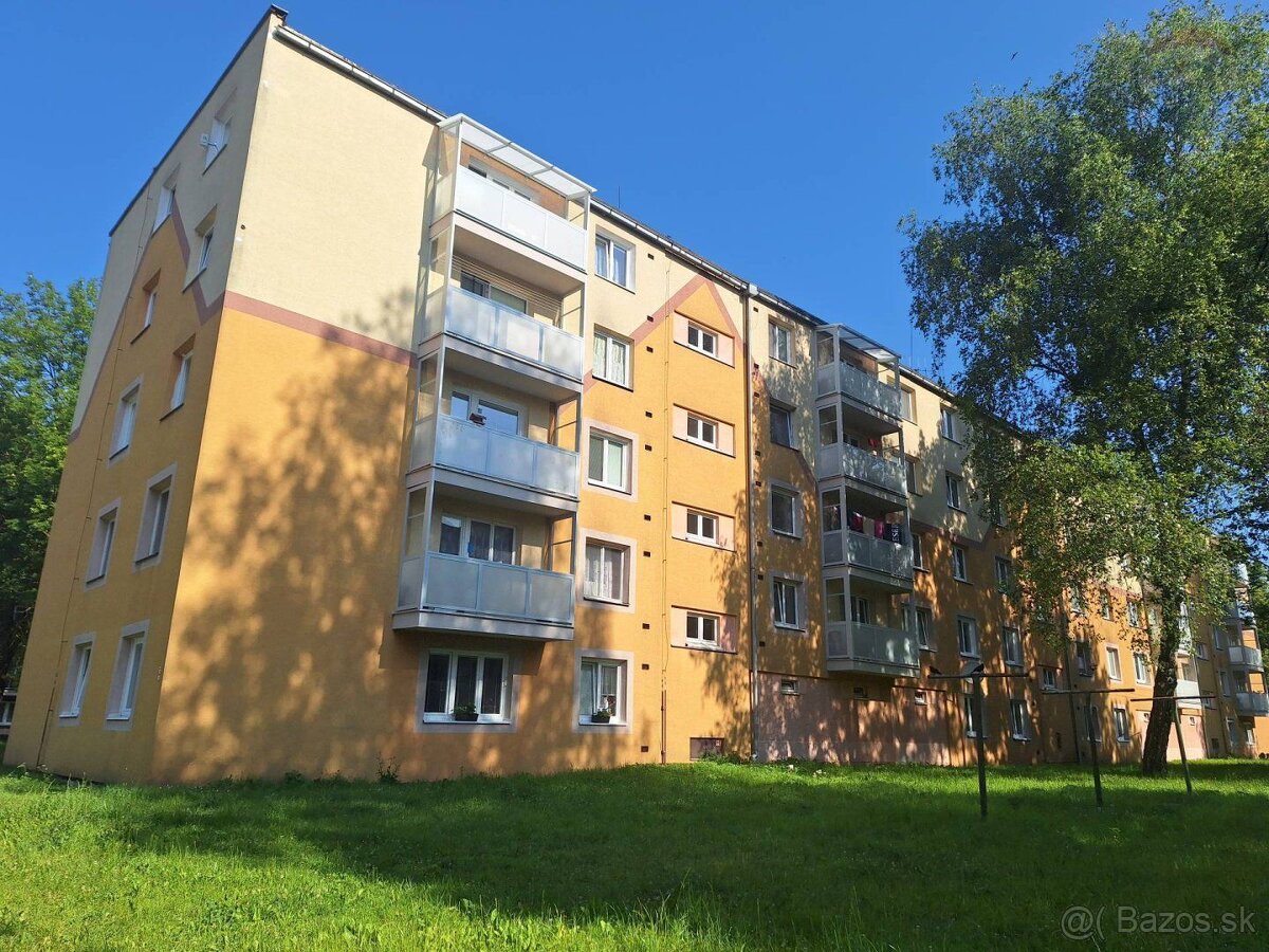Na predaj 2-izbový byt v Brezne