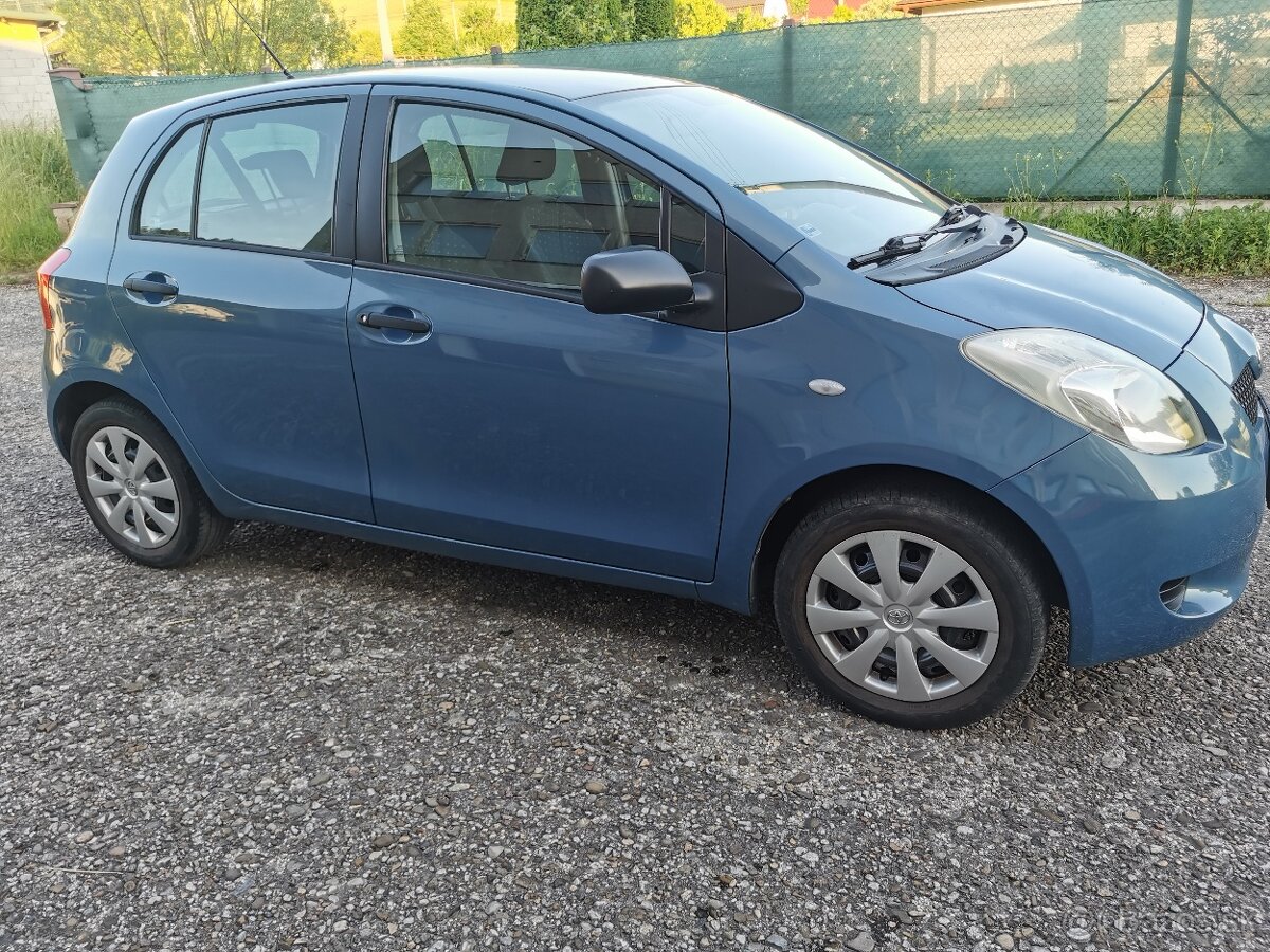 Toyota Yaris II, 1,3i, 64 kw,