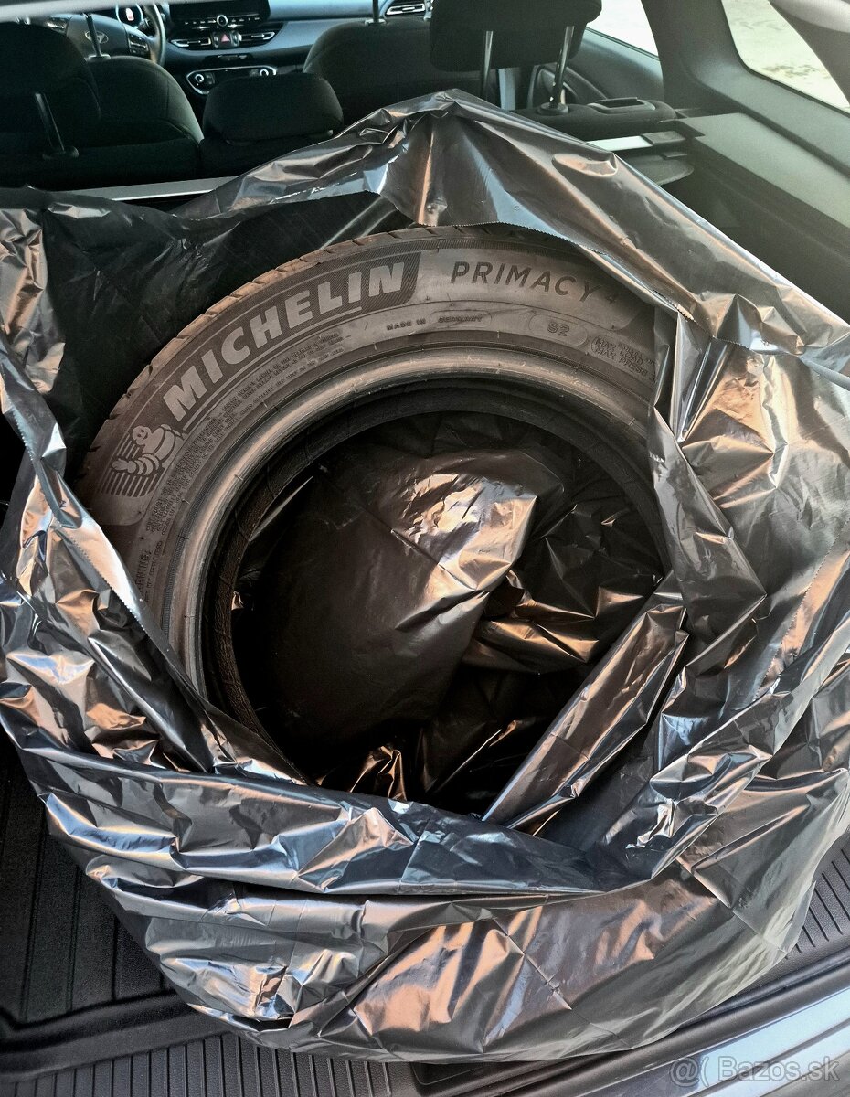 Letné pneu Michelin 205/55 R16 91H, nájazd len 2 500 km