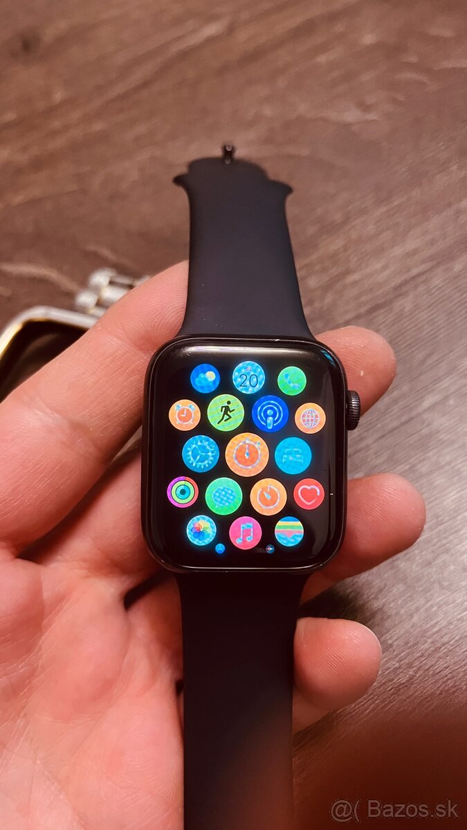 Predám apple watch SE