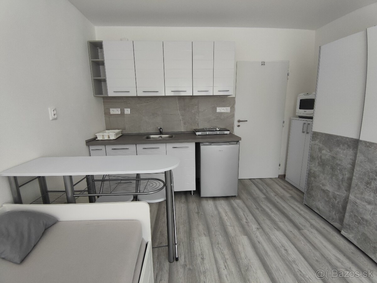 Pekná zrekonštruovaná garsónka-Tulská ulica-Fončorda