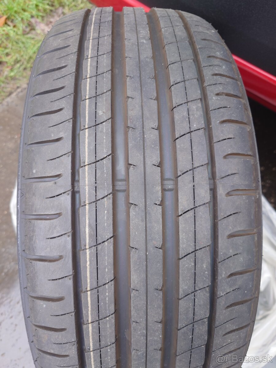 225/50 R18 letne Dunlop