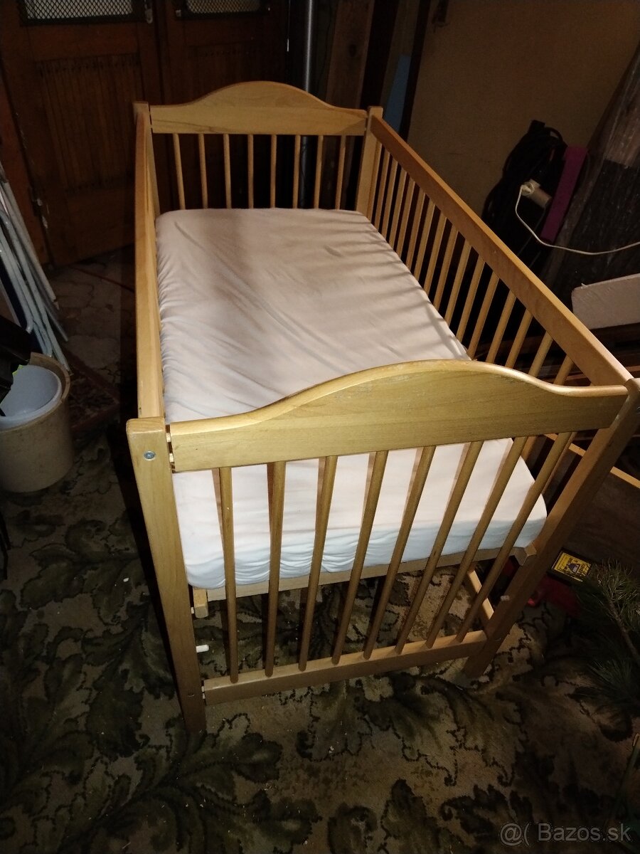 Postielka, stolicka, autosedacka.