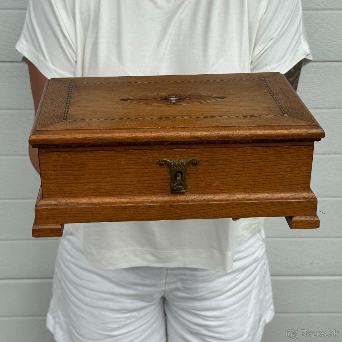 Starožitná velká krasná šperkovnice truhla