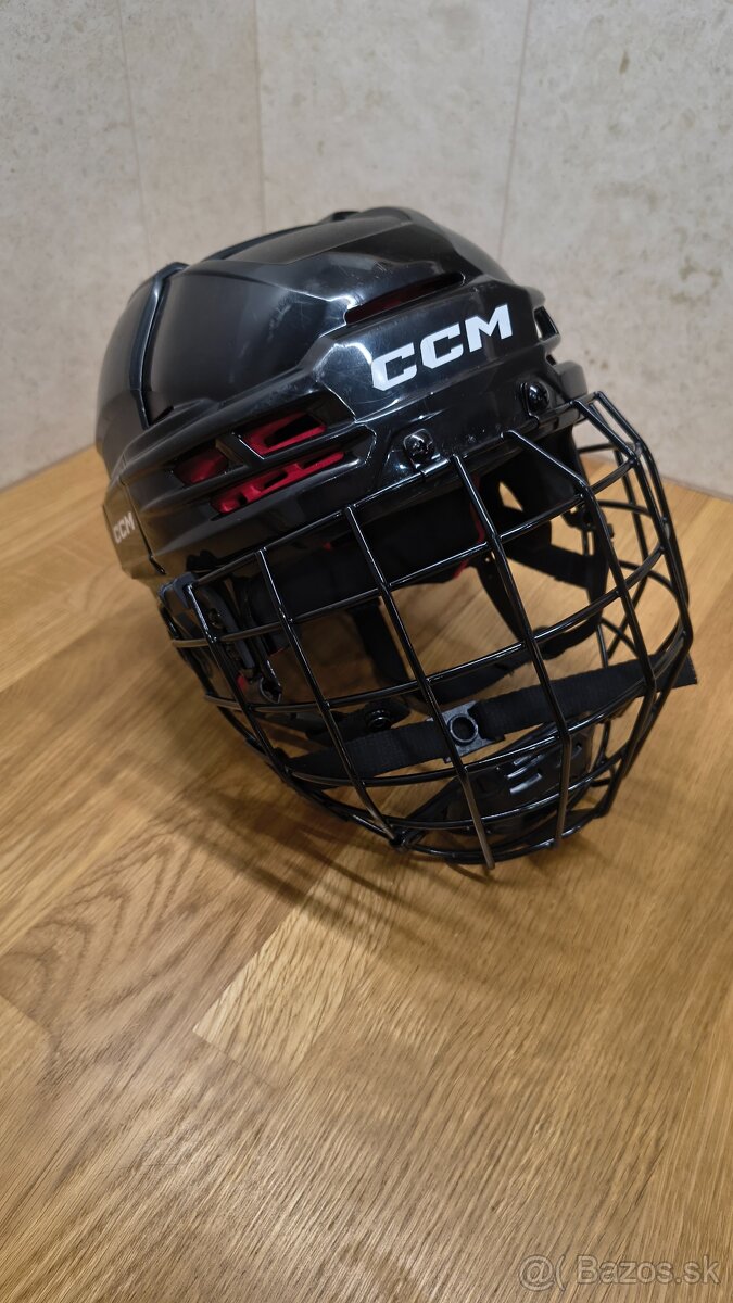 Prilba CCM Tacks 70 "S"