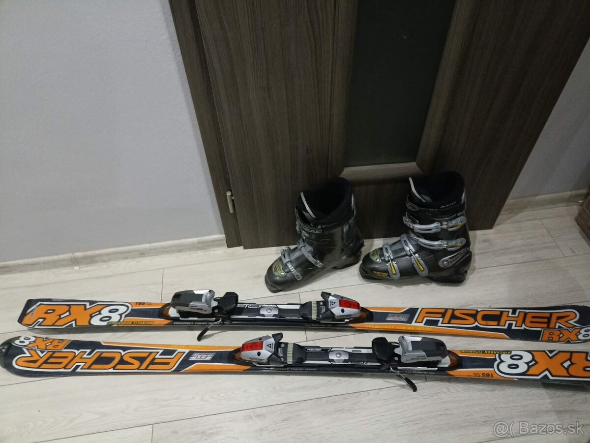 lyžiarky Head a lyže