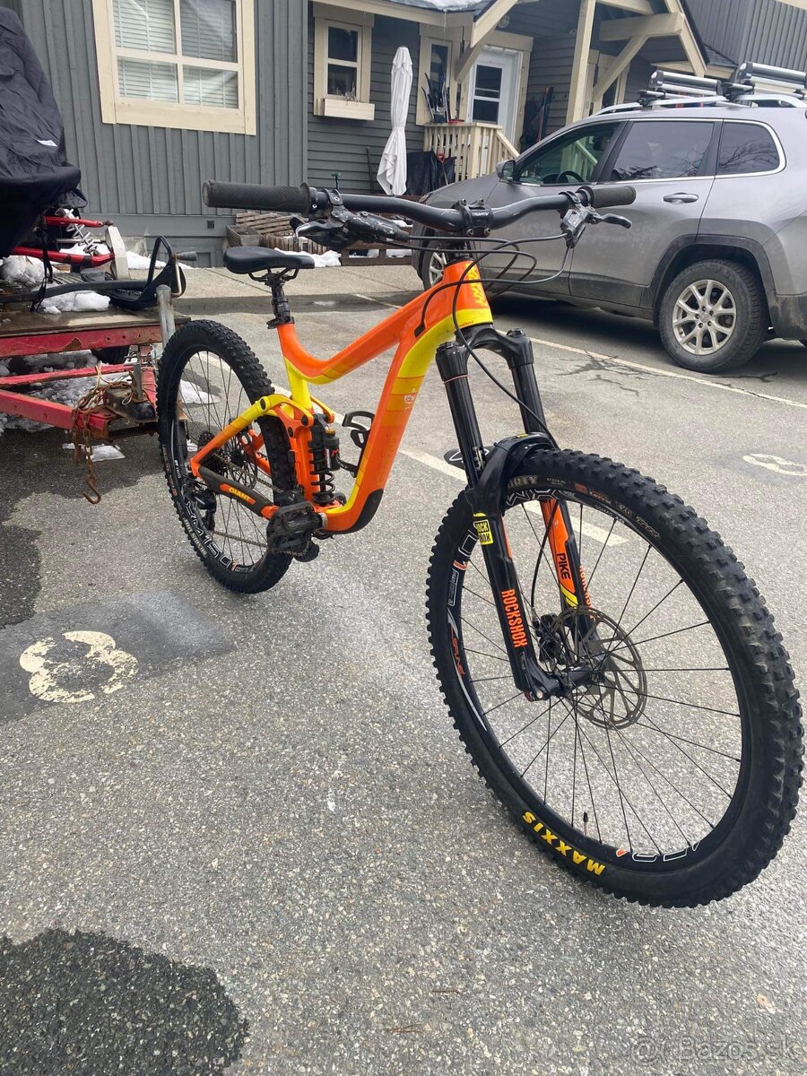 Giant Reign 1 2016 bicykel