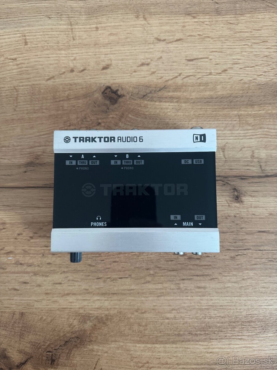 Native Instruments Traktor Audio 6