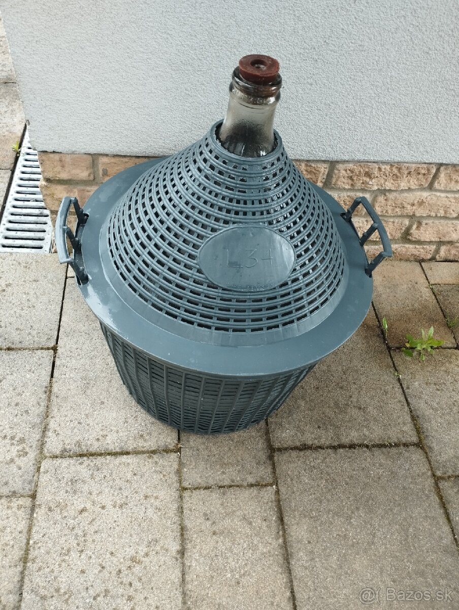 Predam demožon na vino 34l
