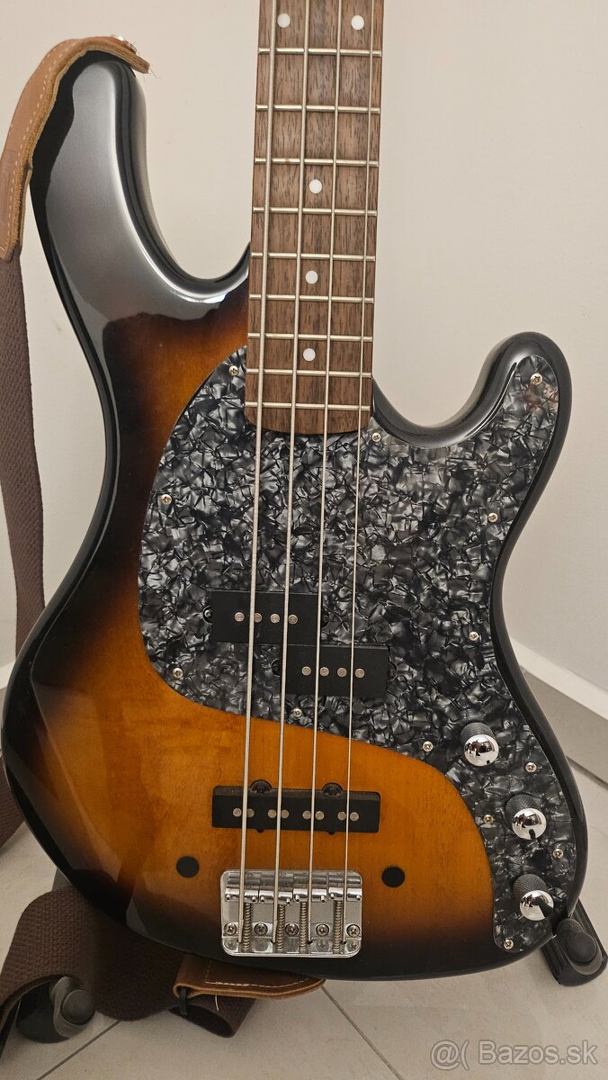Basgitara CORT