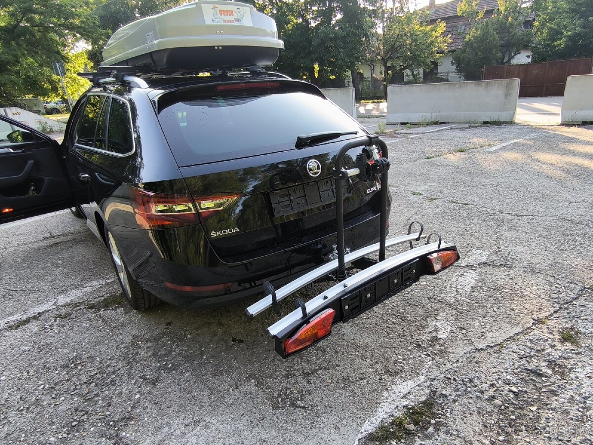 Nosič na bicykle na ťažné zariadenie