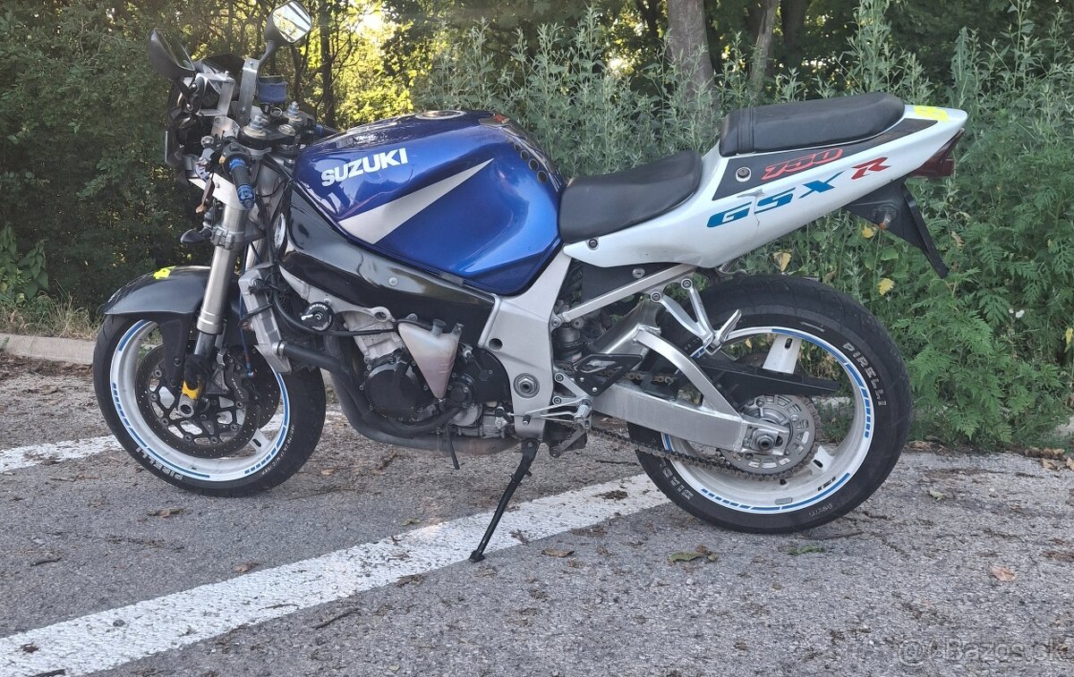 Suzuki gsxr 750 K1