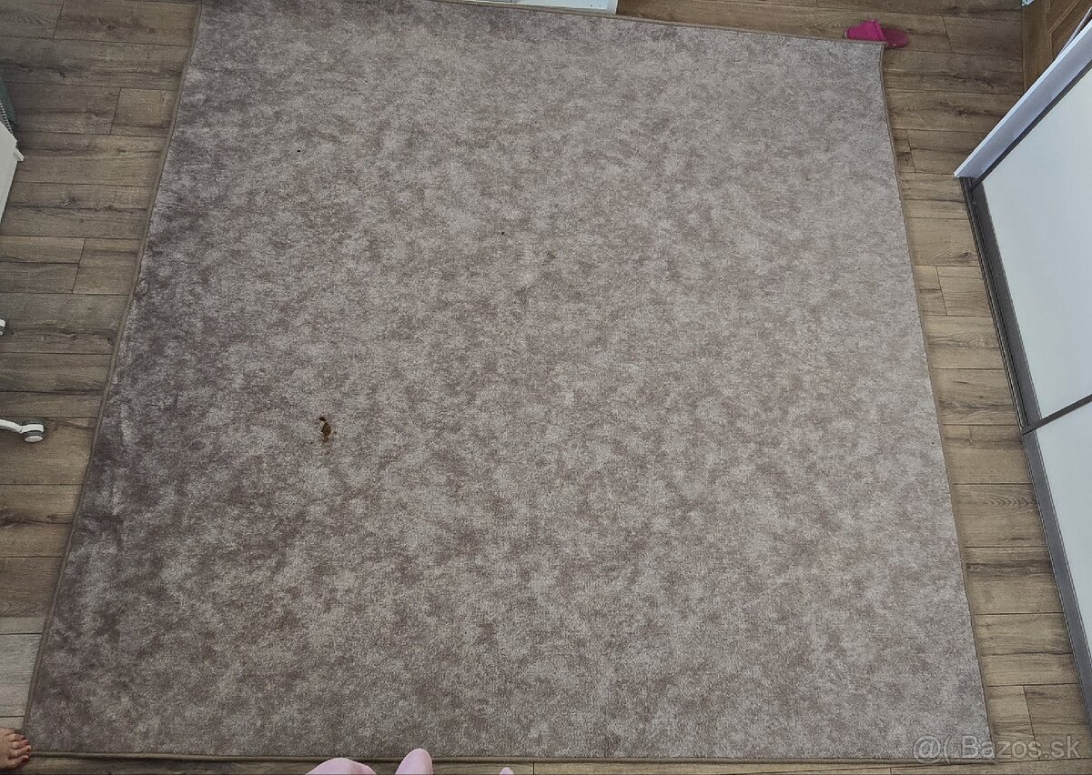 Koberec 250 x 250 cm