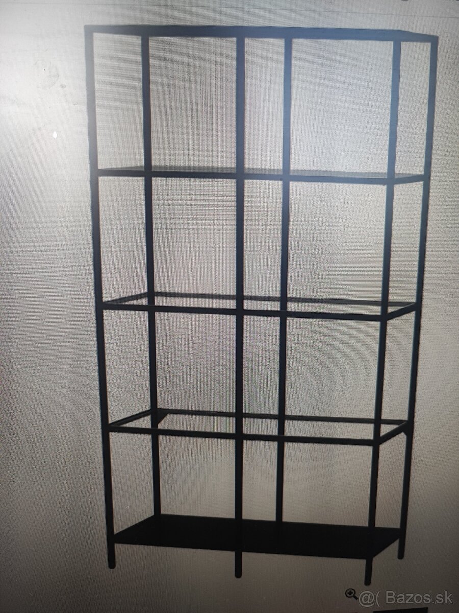 Kovový regál sklo