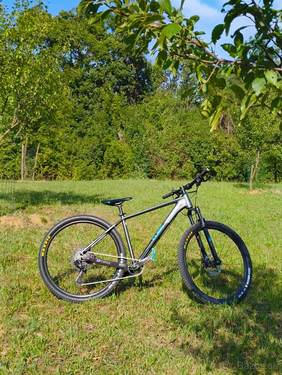 Horský bicykel cube acid