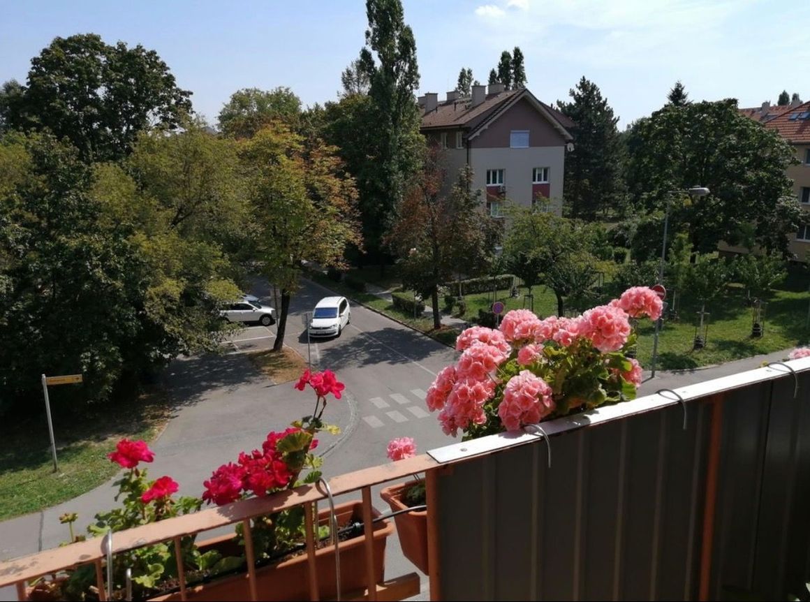 Na predaj - 2i byt, ul.Kadnárova, Bratislava III TOP
