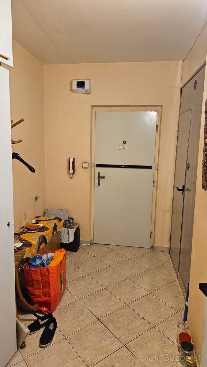 Predám 2 izbový byt v Lučenci