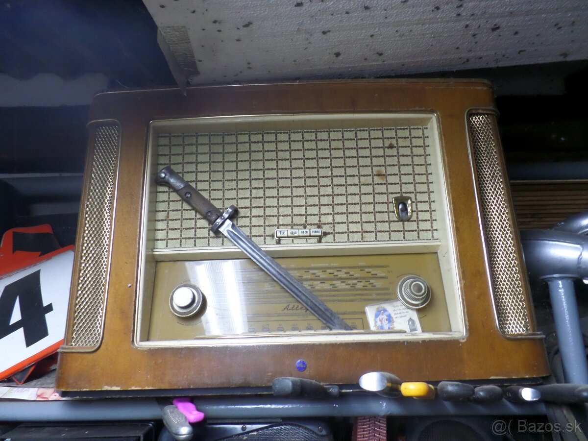 Starožitné gramorádio