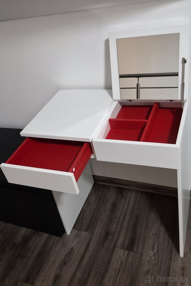 Toaletný stolík IKEA / BRIMNES