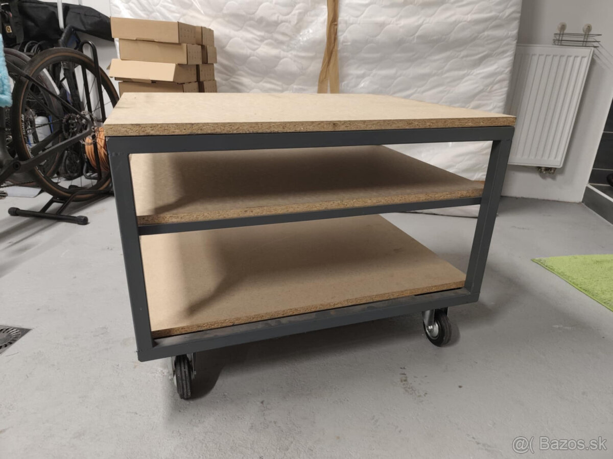 Pojazdny vozik do dielne
