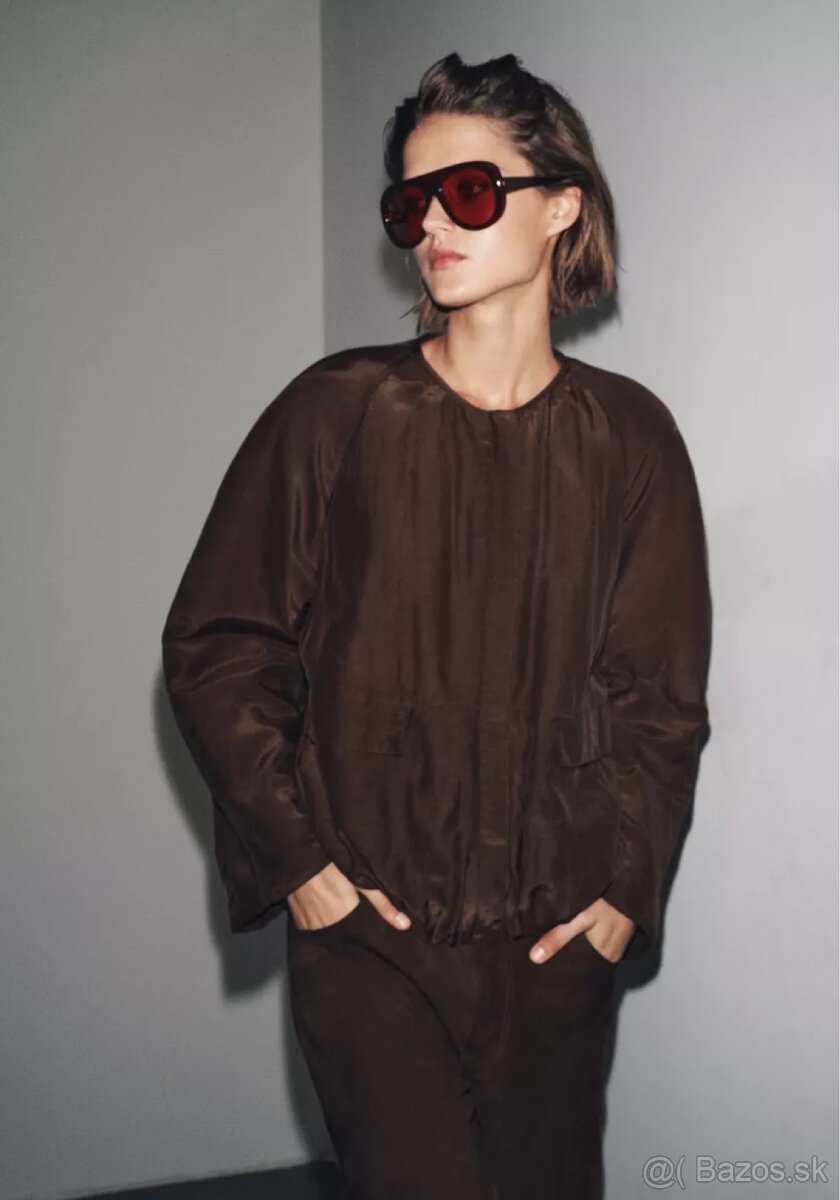 Bunda s vreckami nová