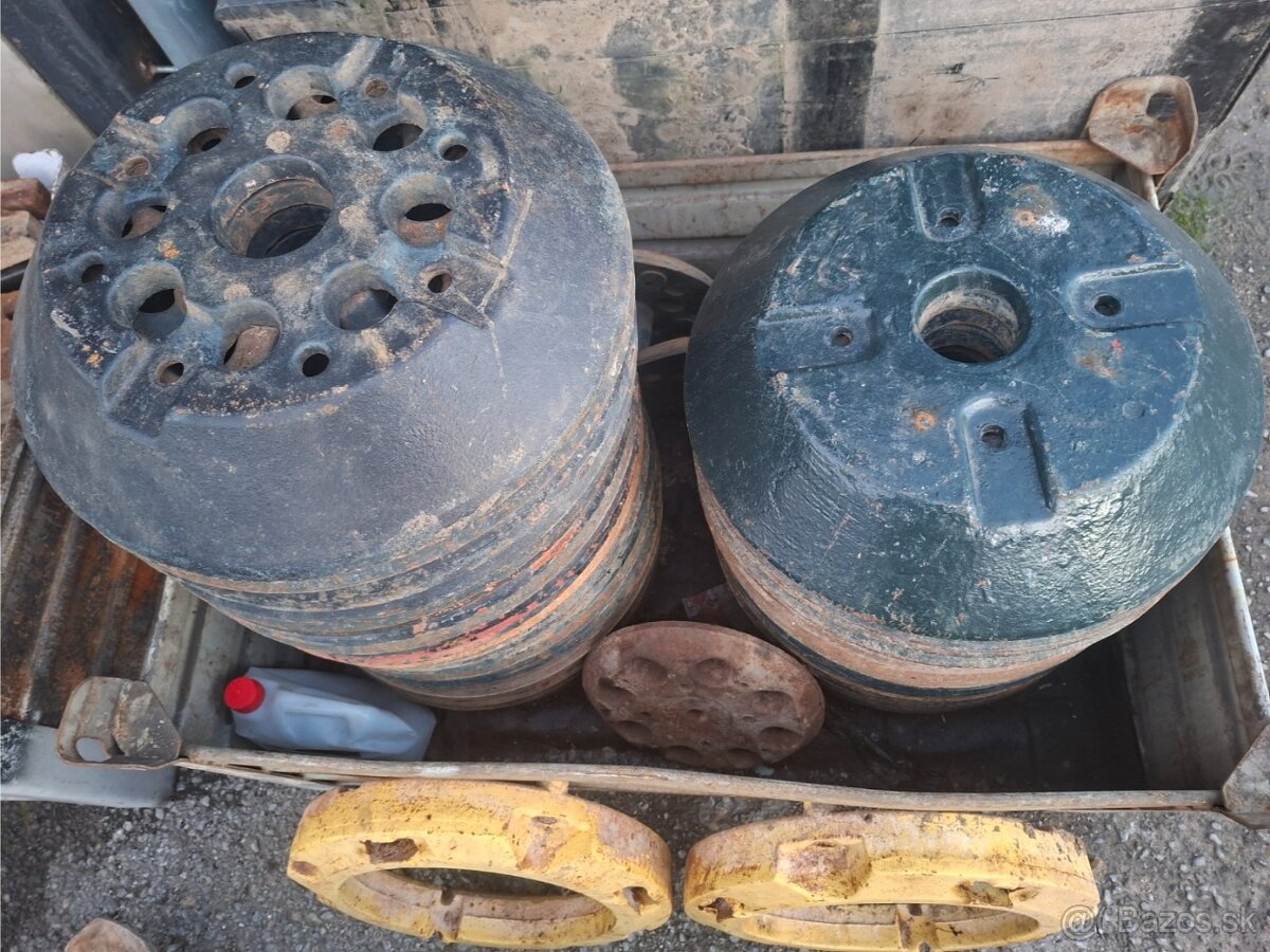 PREDAM ZAVAZIE TRAKTOR ZETOR