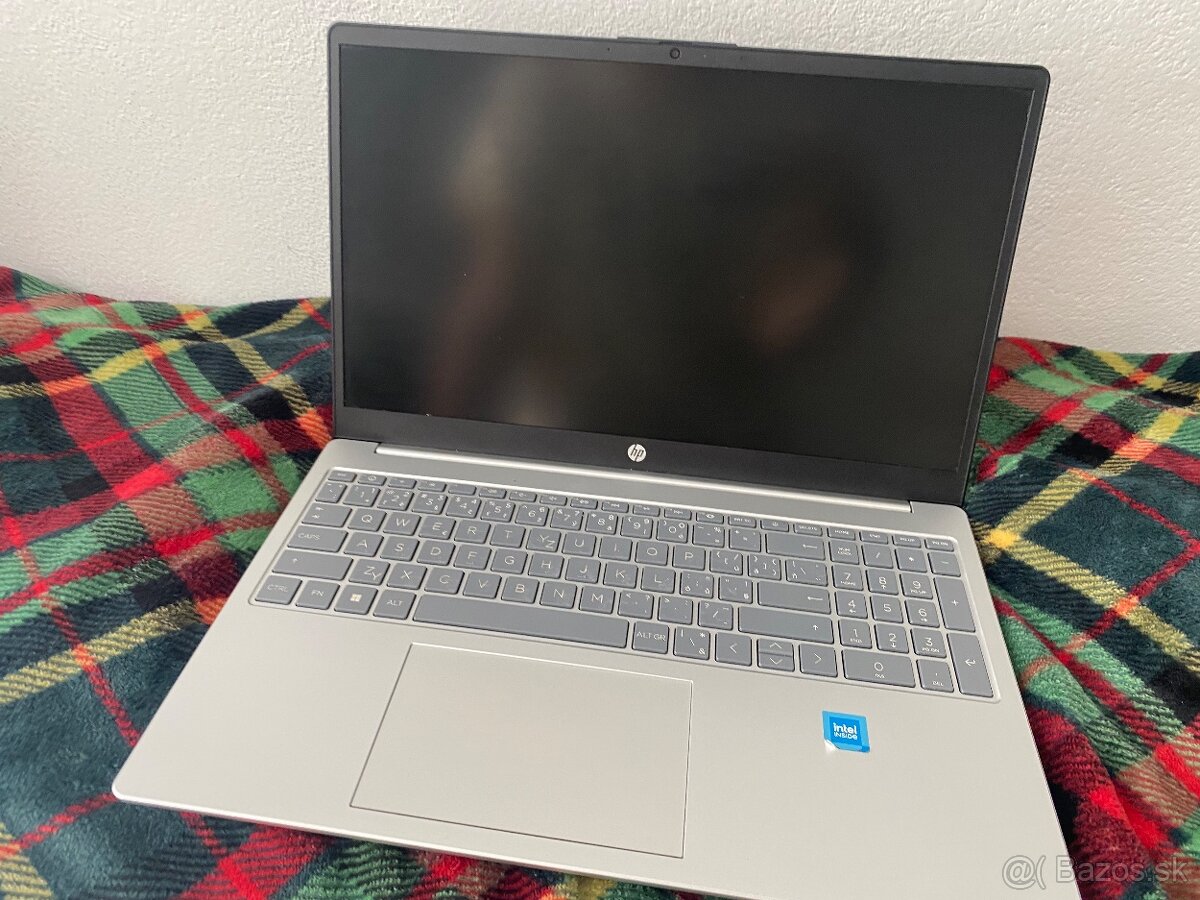 HP Laptop 15-fd0650nc – veľmi dobrý stav