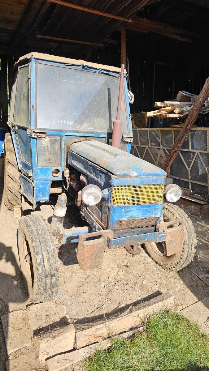 Traktor ZETOR