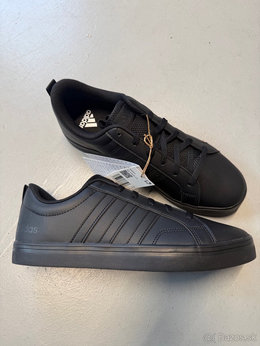 Adidas vs pace 2 black sneakers low top