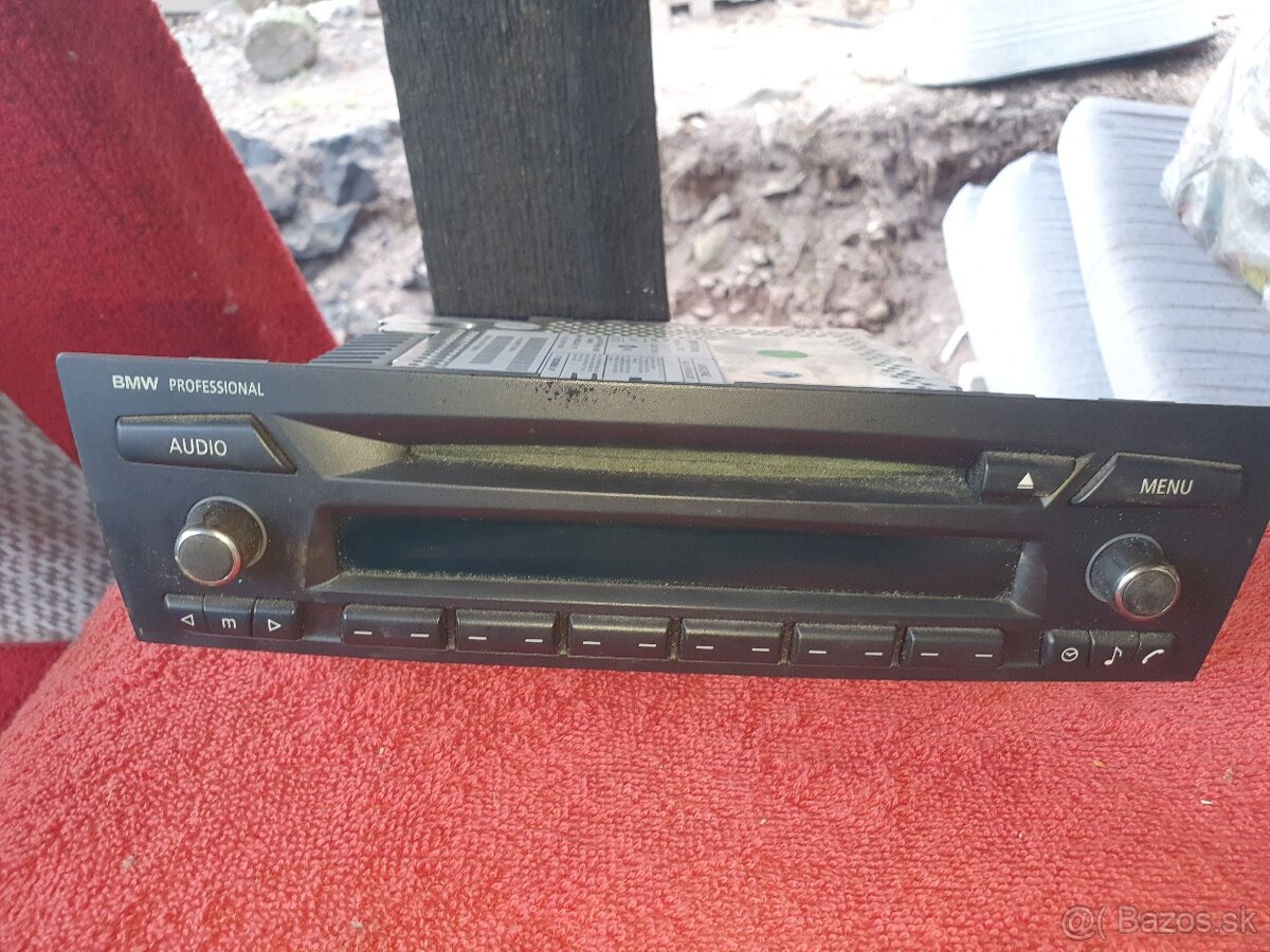 Darujem bmw rádio