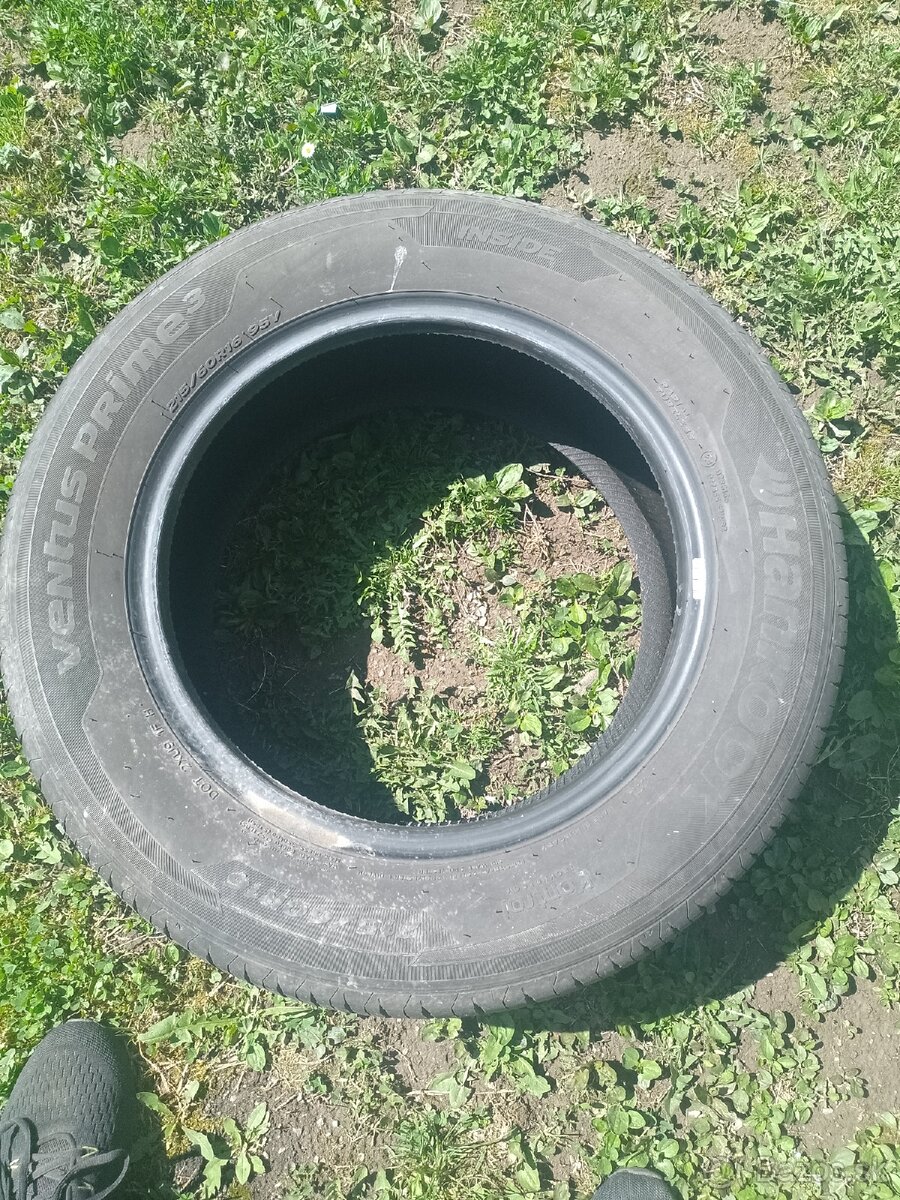 Predám letné pneumatiky 215/60R16