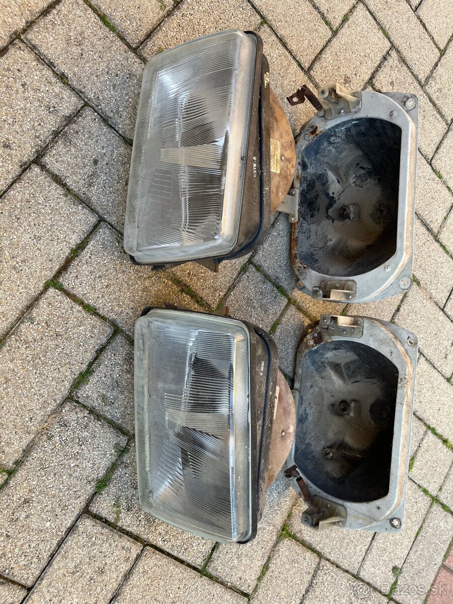 Predné svetlá Škoda 120