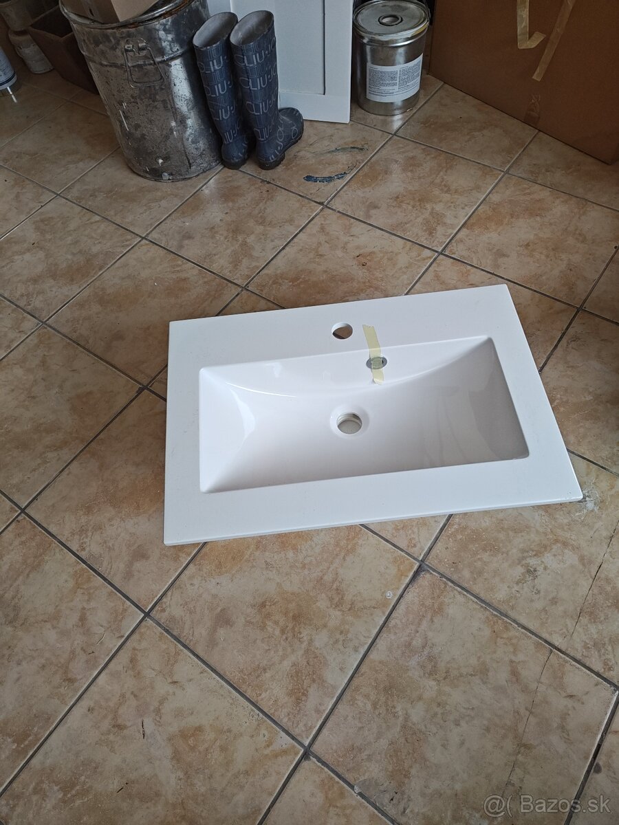 Keramické zápustné umývadlo