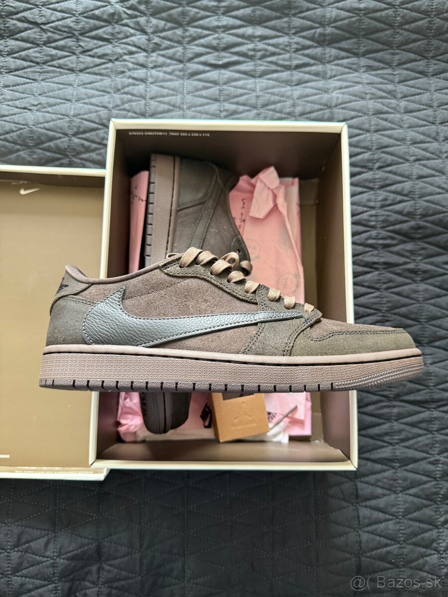 Nike Travis Scott Jordan 1 Low Velvet Brown