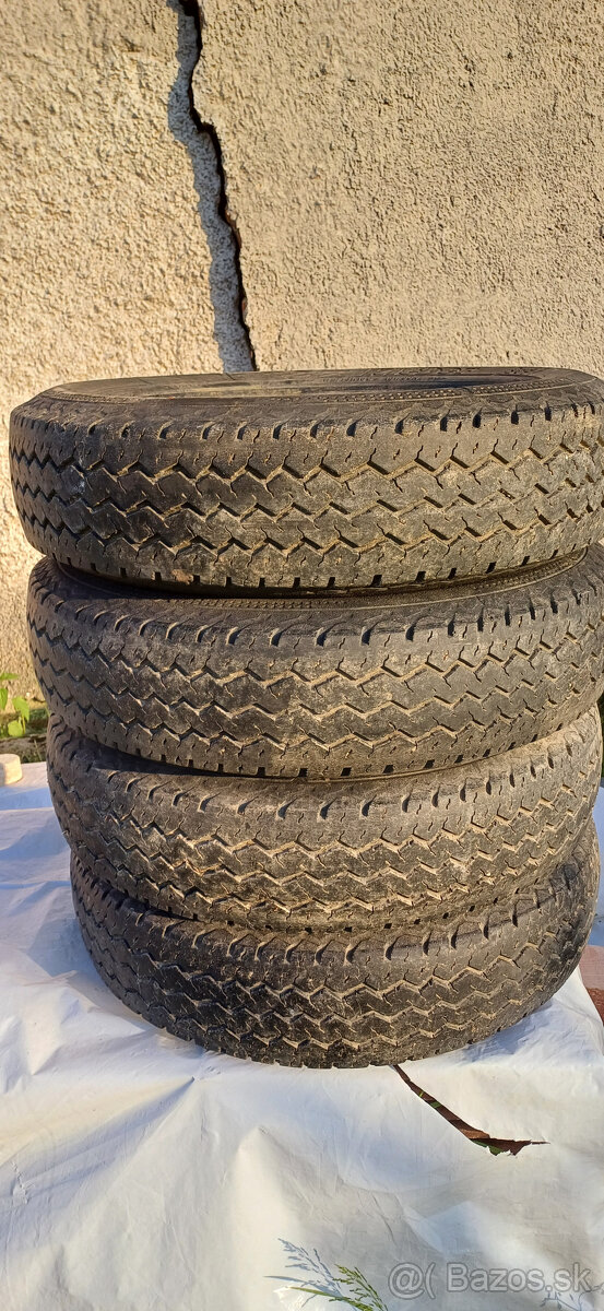 Predám pneu Lada Niva
