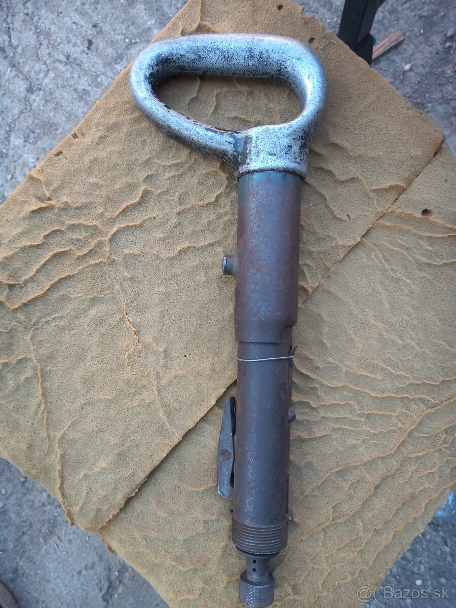 predám nastrelovac (nitovacka)do betónu