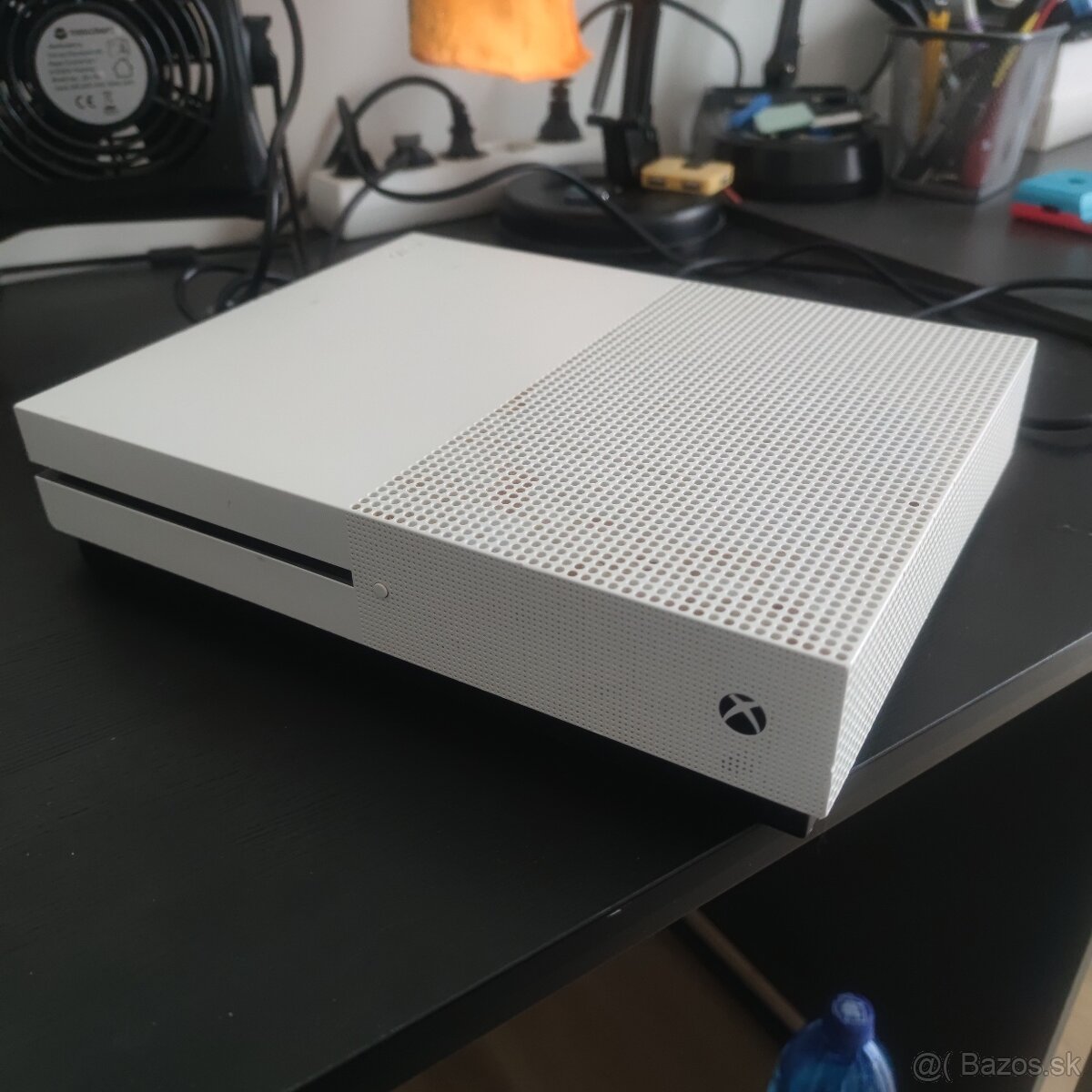Xbox One S 1TB - Nefunkčný